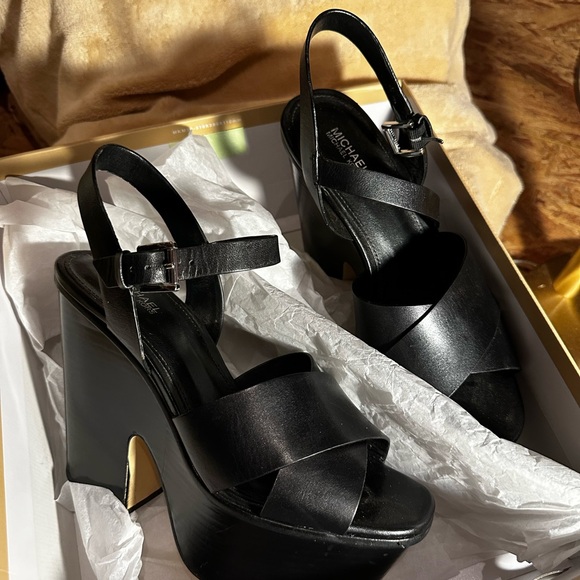 Michael Kors Black Divia Wedge Leather shoe, in a size 8.5. - Picture 6 of 9